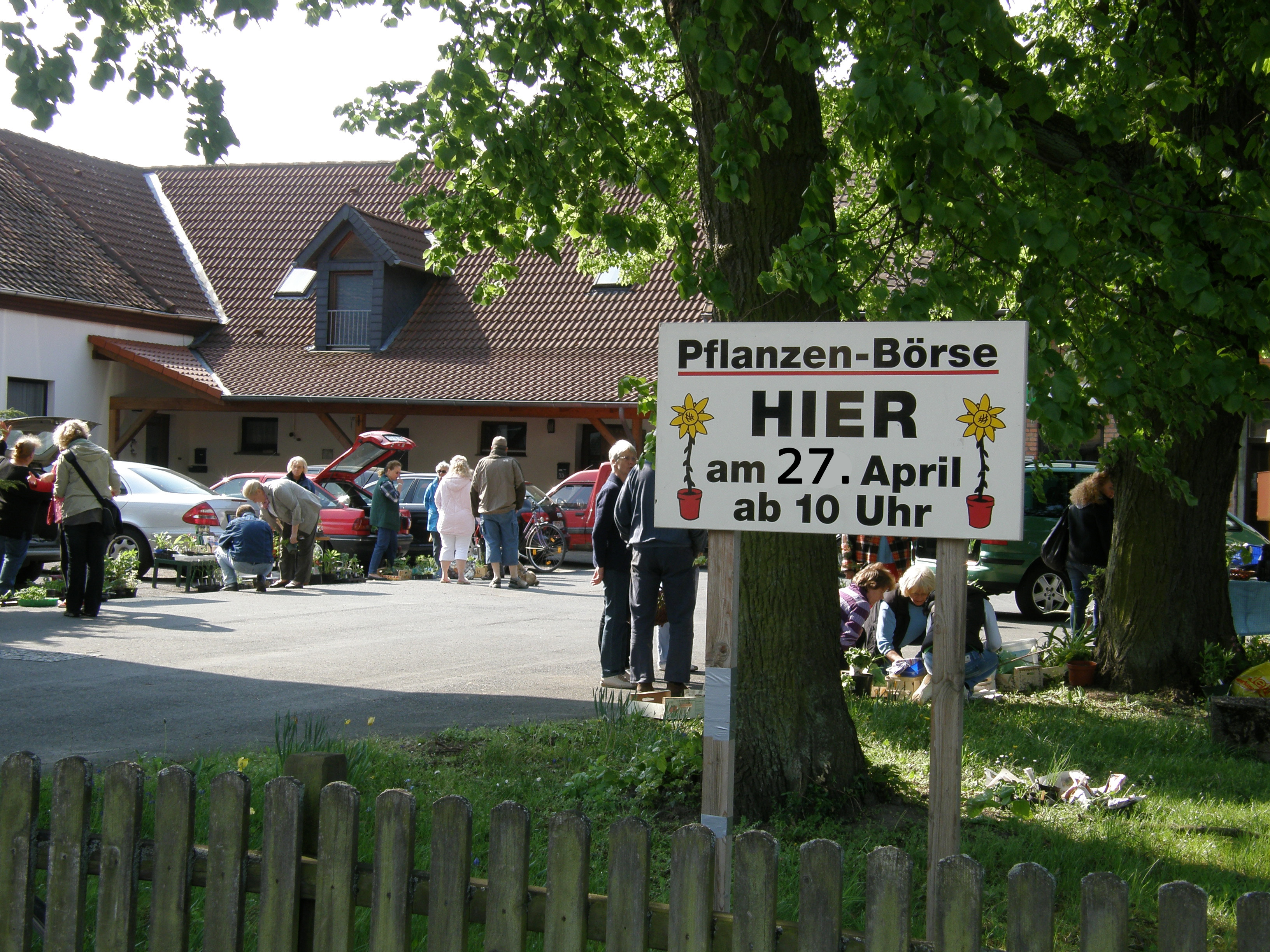 Hier gehts zur Pflanzenbrse Foto: Jrg Weber