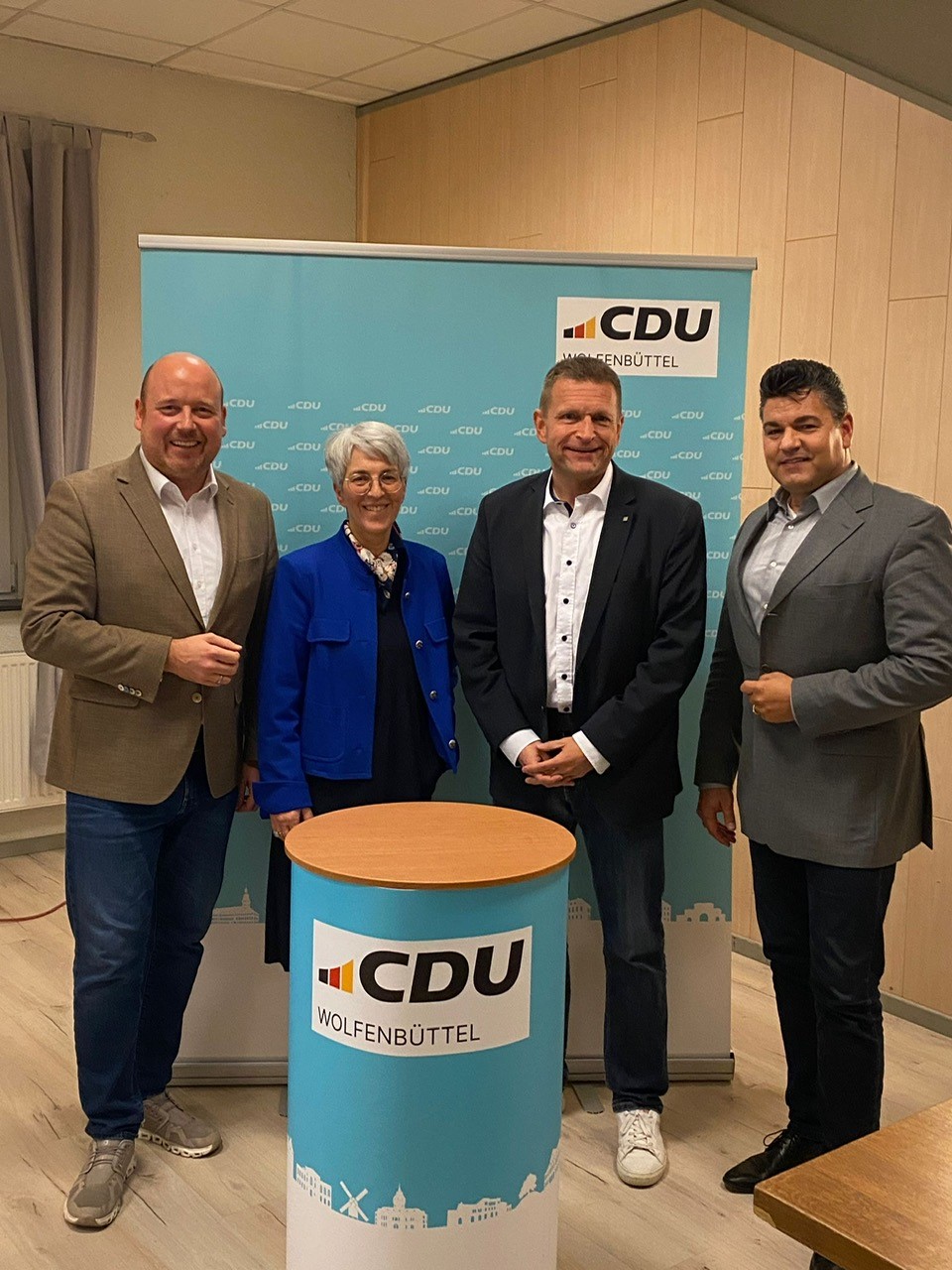 Waren gemeinsam mit dem Auftakt zur Kommunalwahl zufrieden. Von links: CDU Kreisvorsitzender Holger Bormann, Brgermeisterkandidatin Kerstin Glier, Landesgeschftsfhrer Christian Meyer und Landratskandidat Tobias Thurau. Foto:CDU Kreisverband Wolfenbtte