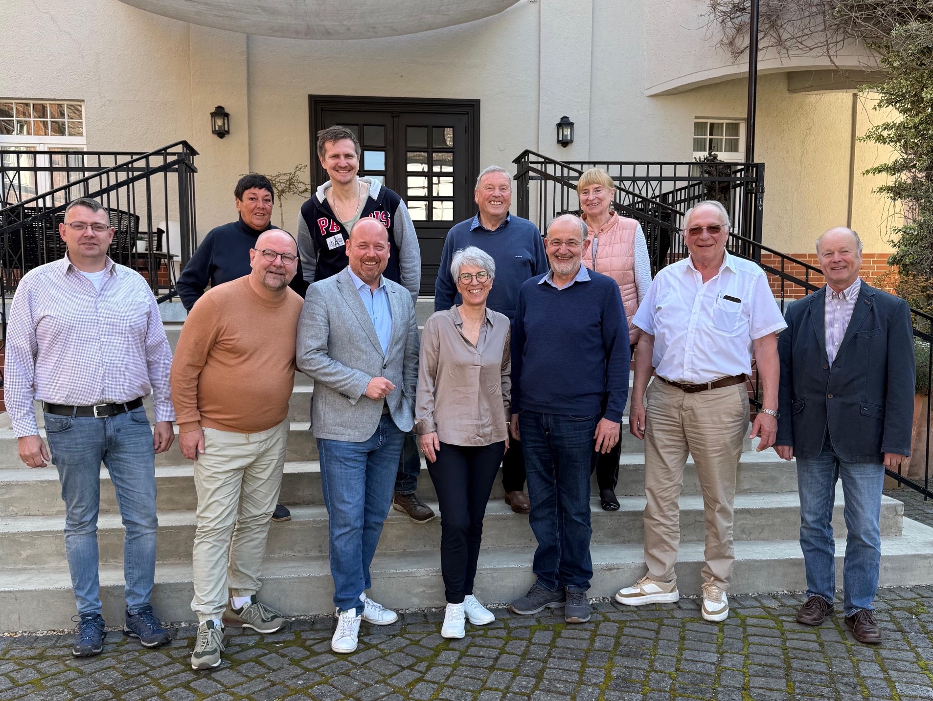 von links: Holger Helwig, Holger Bormann, Kerstin Glier, Michael Wolff, Gerrit Hinrichs und Gerhard Kanter i-n der hinteren Reihe von links: Birgit Oppermann, Bj�rn Bamberg, Lutz Kleber und Dagmar Schulze. Foto: CDU WF