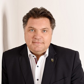  Uwe Schfer